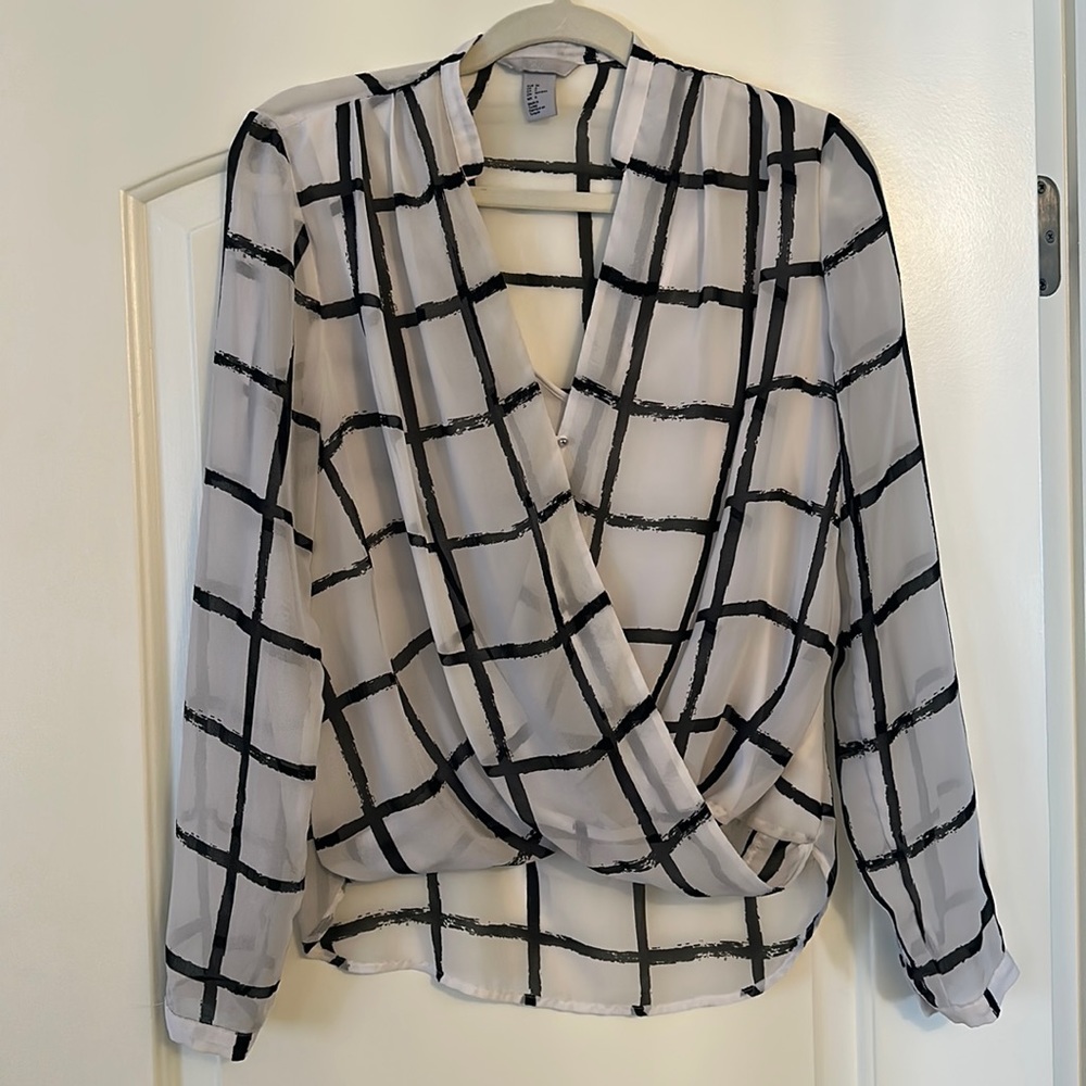 Like new! H&M chiffon blouse with built-in camisole